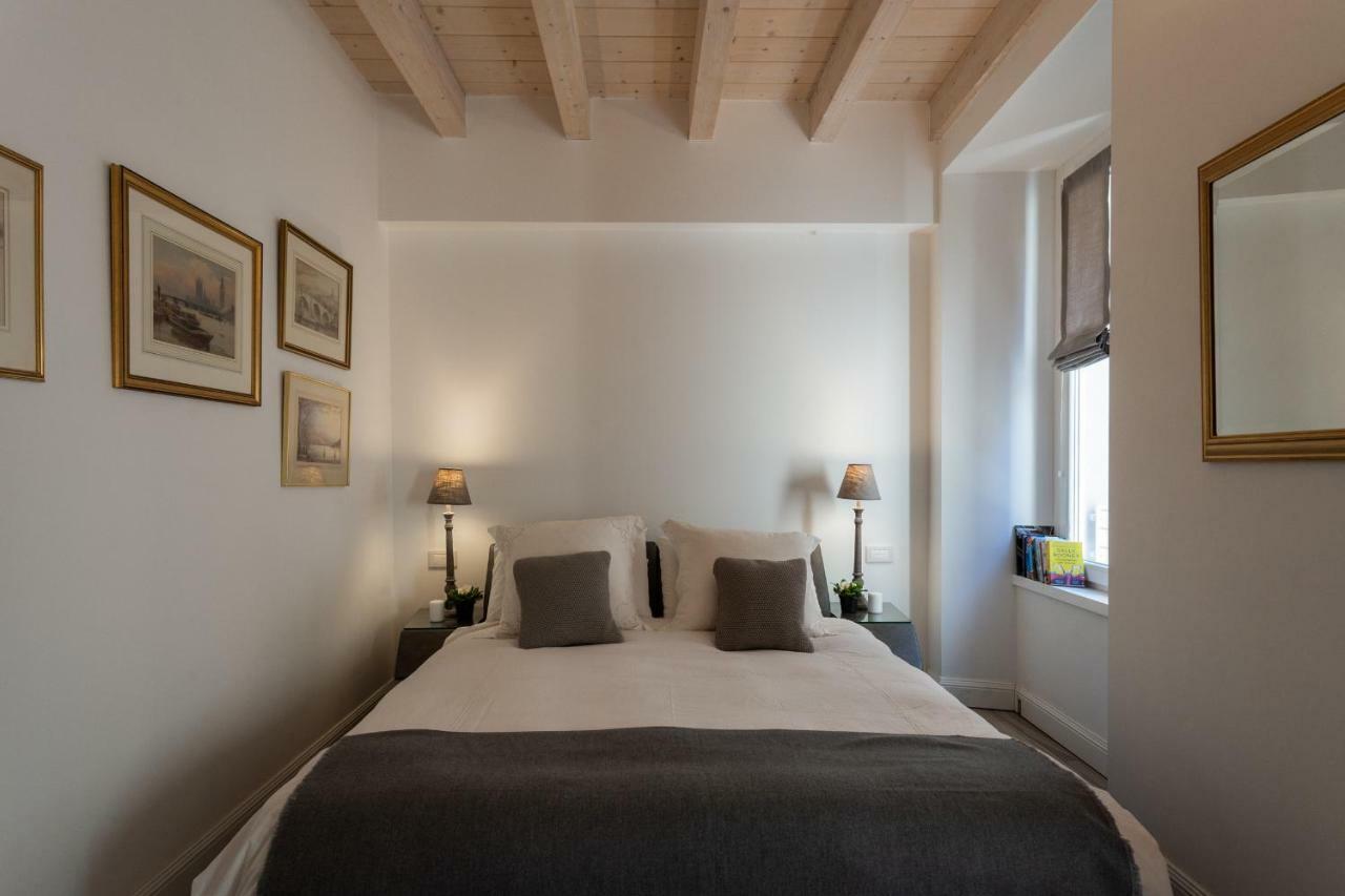 White Suite With Private Terrace By Rent All Côme Extérieur photo