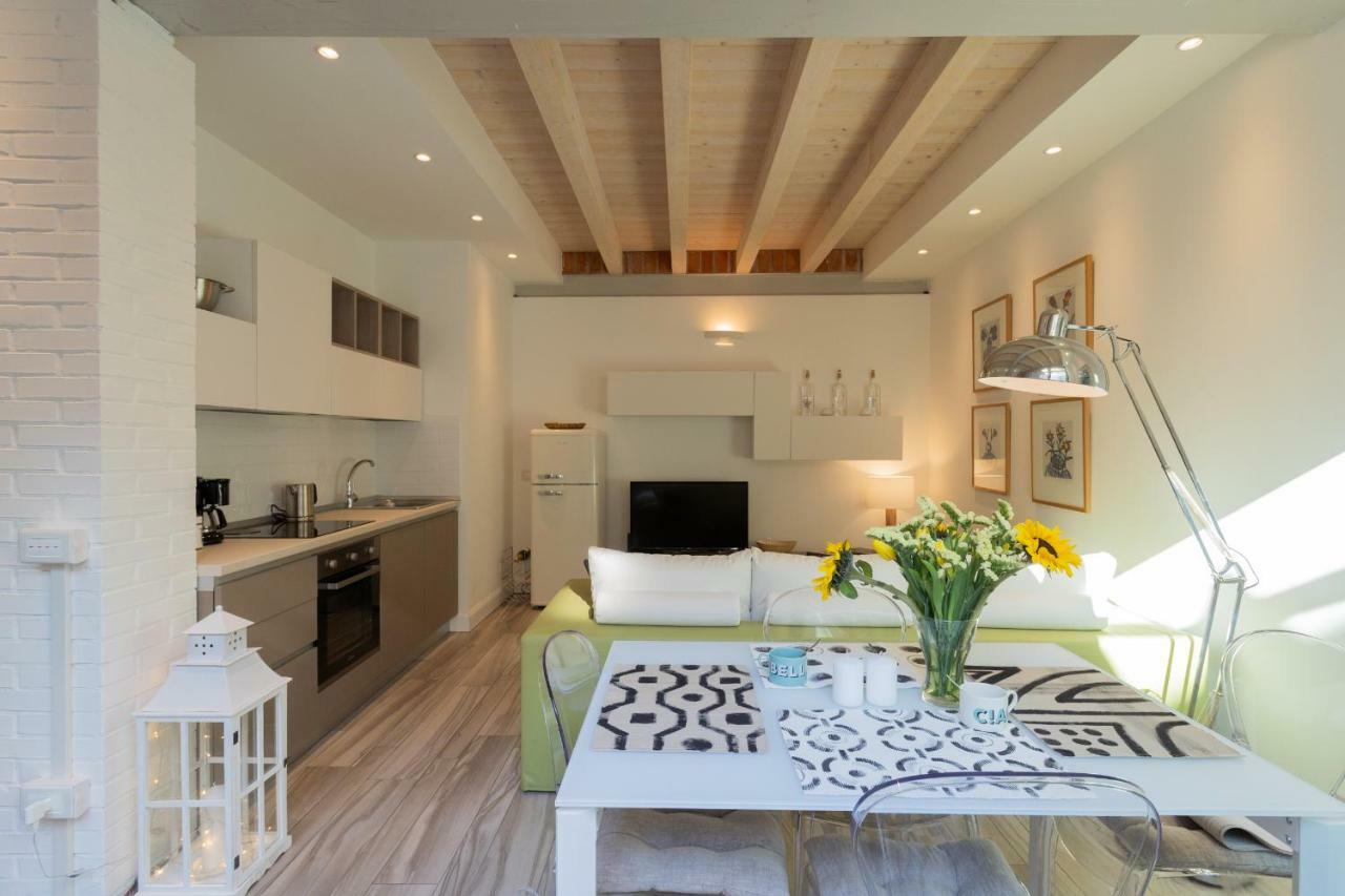 White Suite With Private Terrace By Rent All Côme Extérieur photo